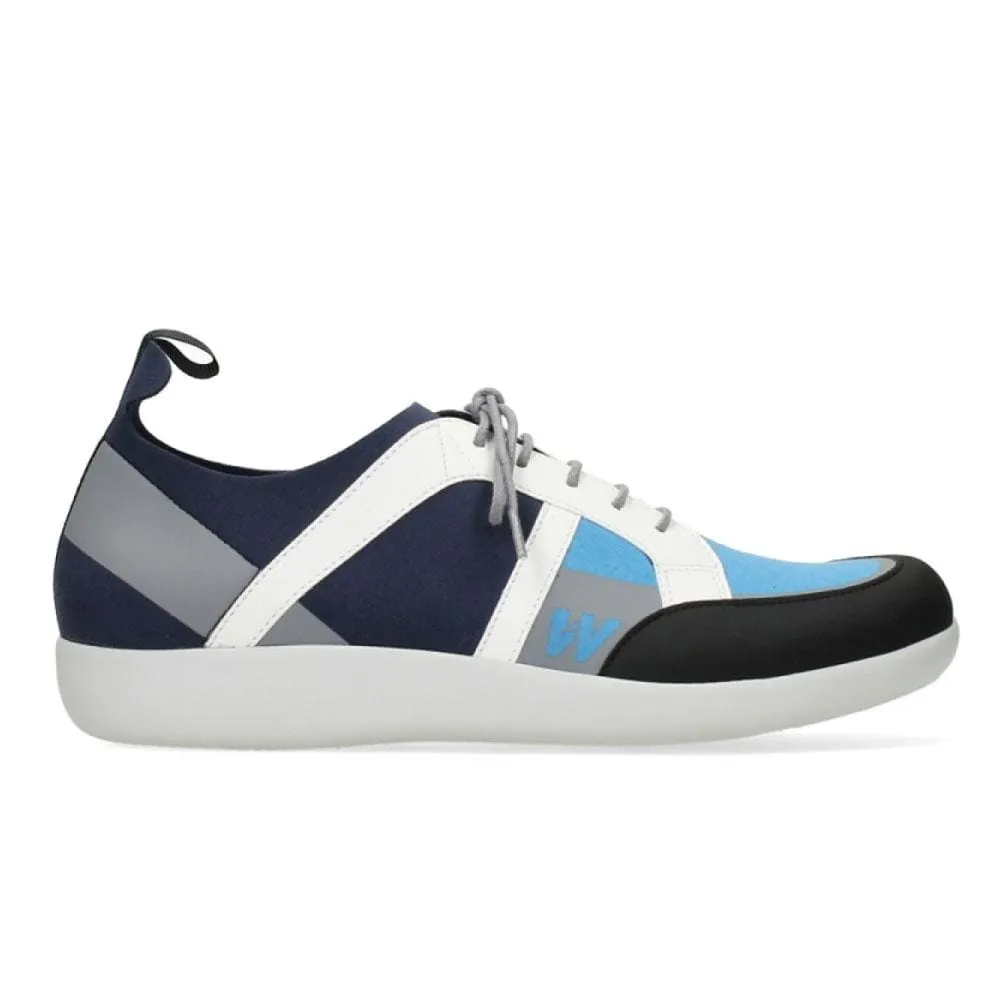 Base Sneaker