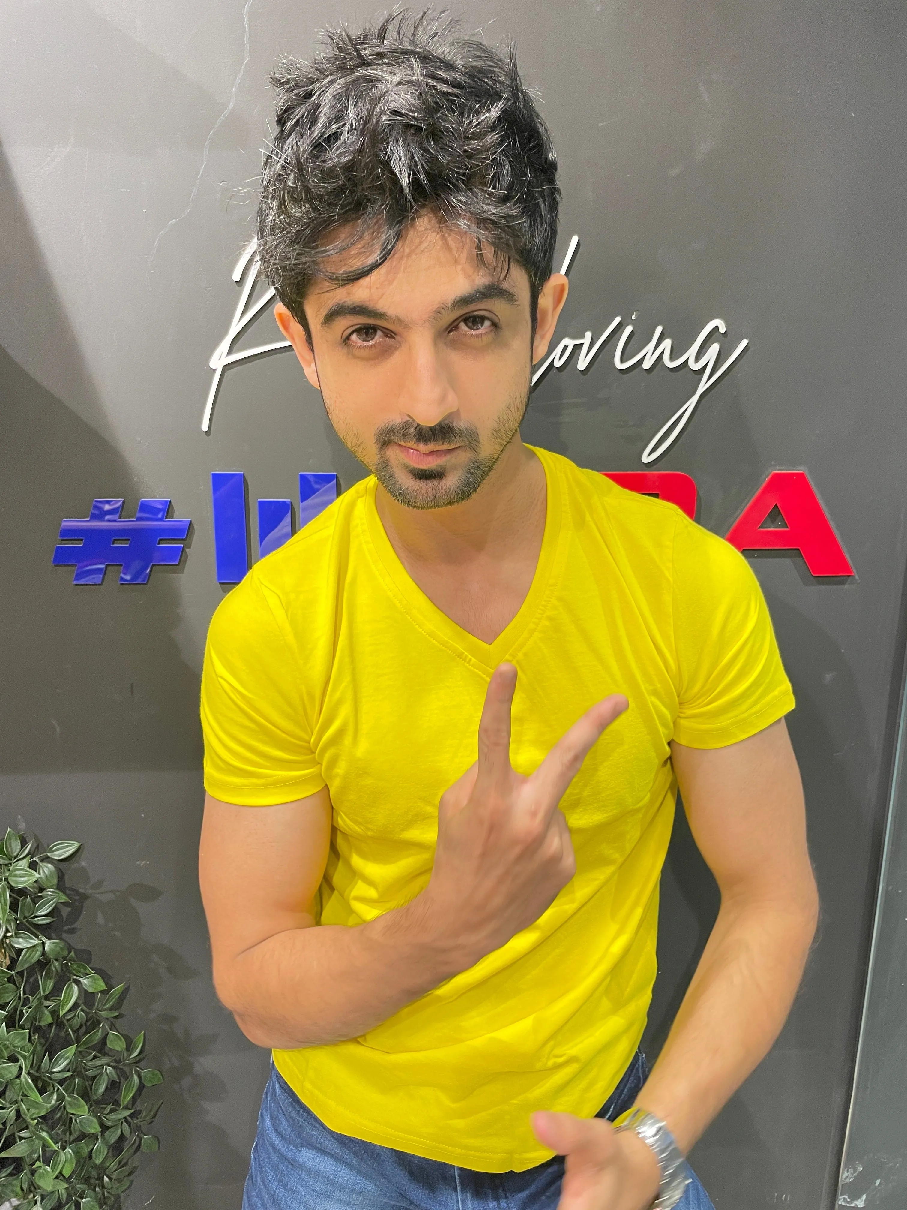 Dark Lemon V neck Basic Tshirt