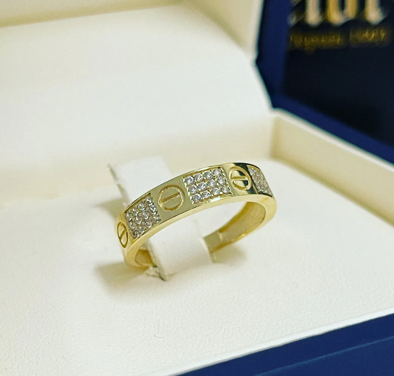 Lovely ring with stones WR370
