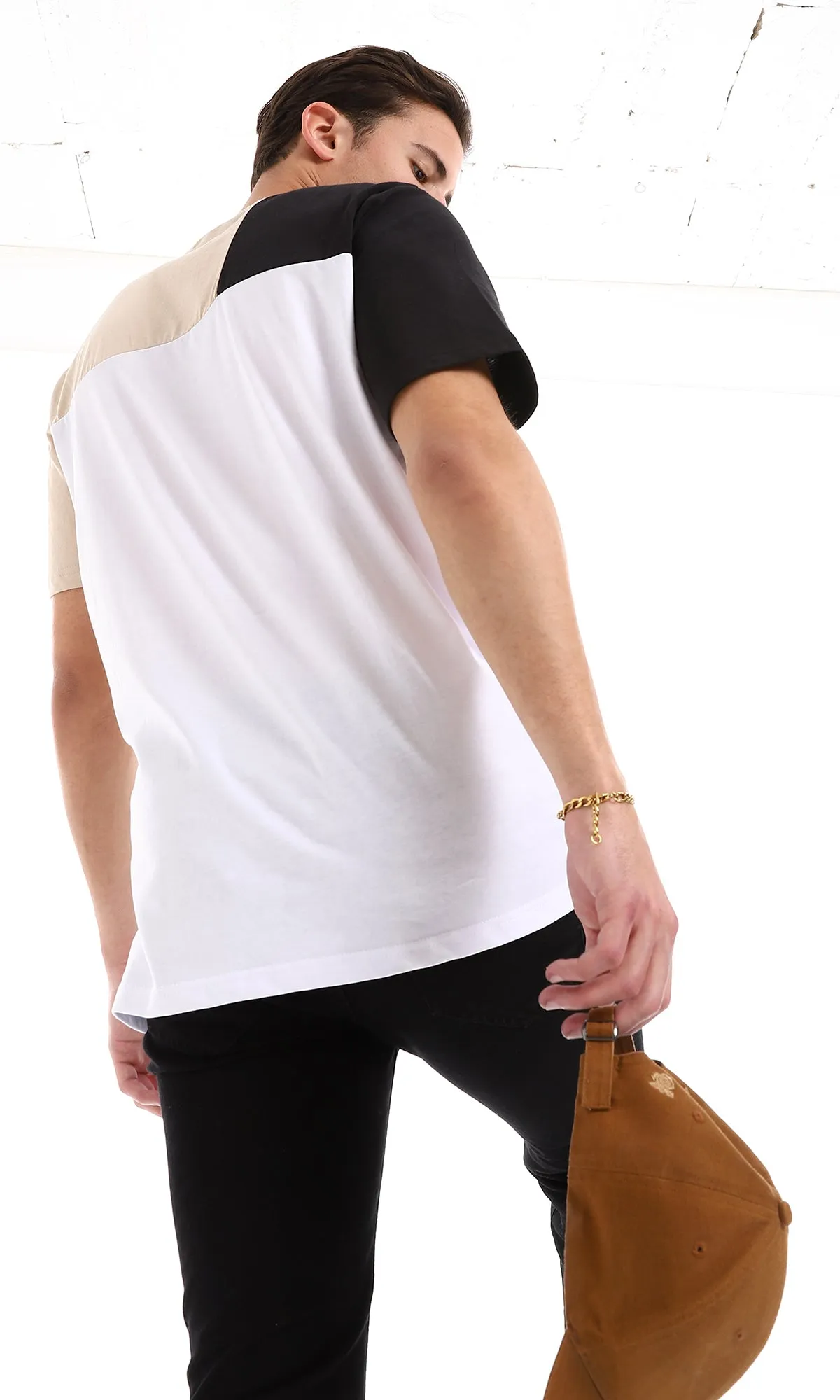 O165975 Black & Beige Sleeves For A White Tee