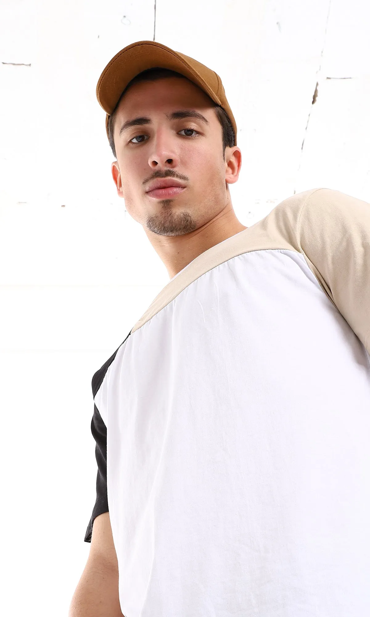 O165975 Black & Beige Sleeves For A White Tee