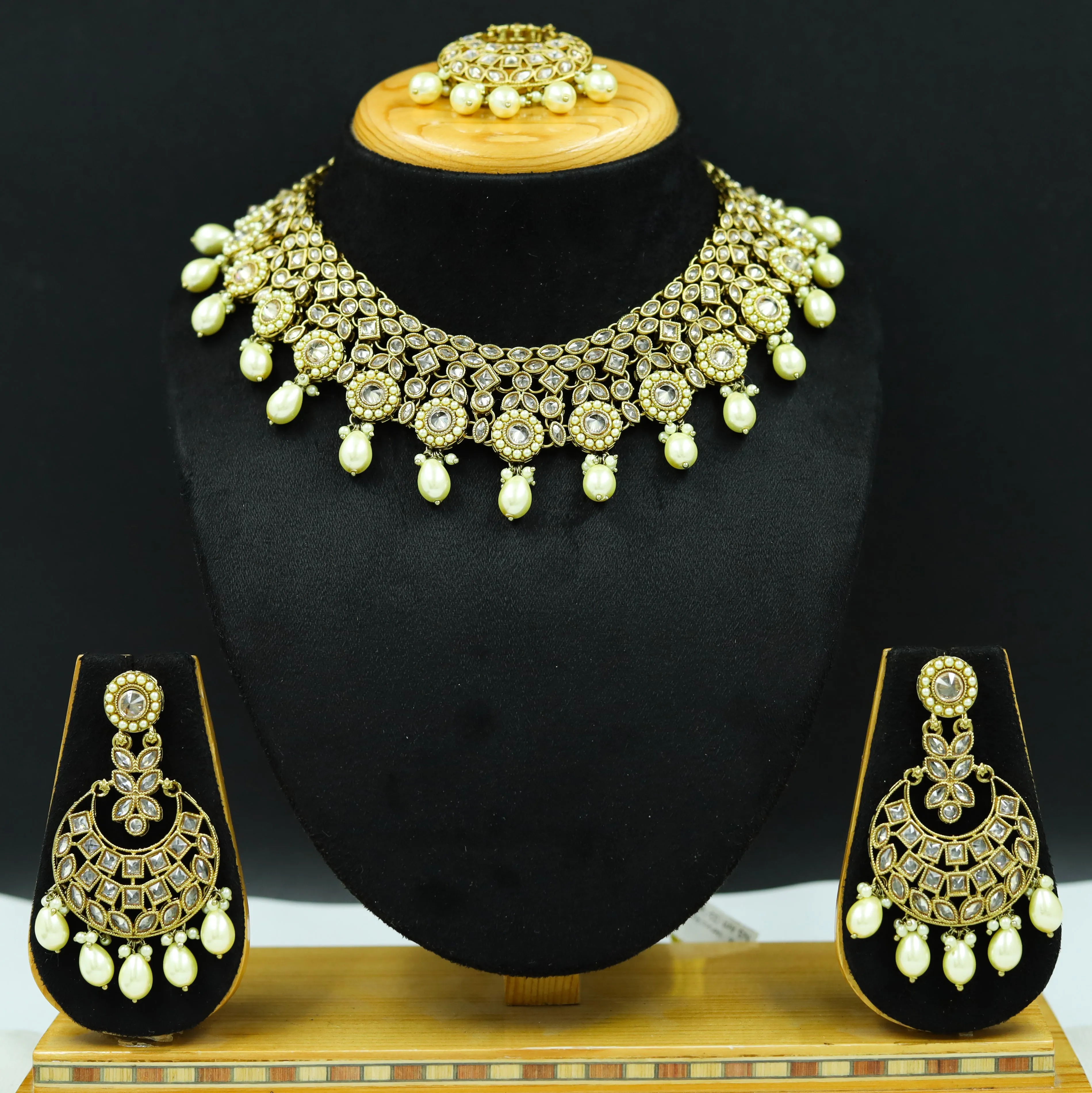 Round Neck Antique Necklace Set 7198-33