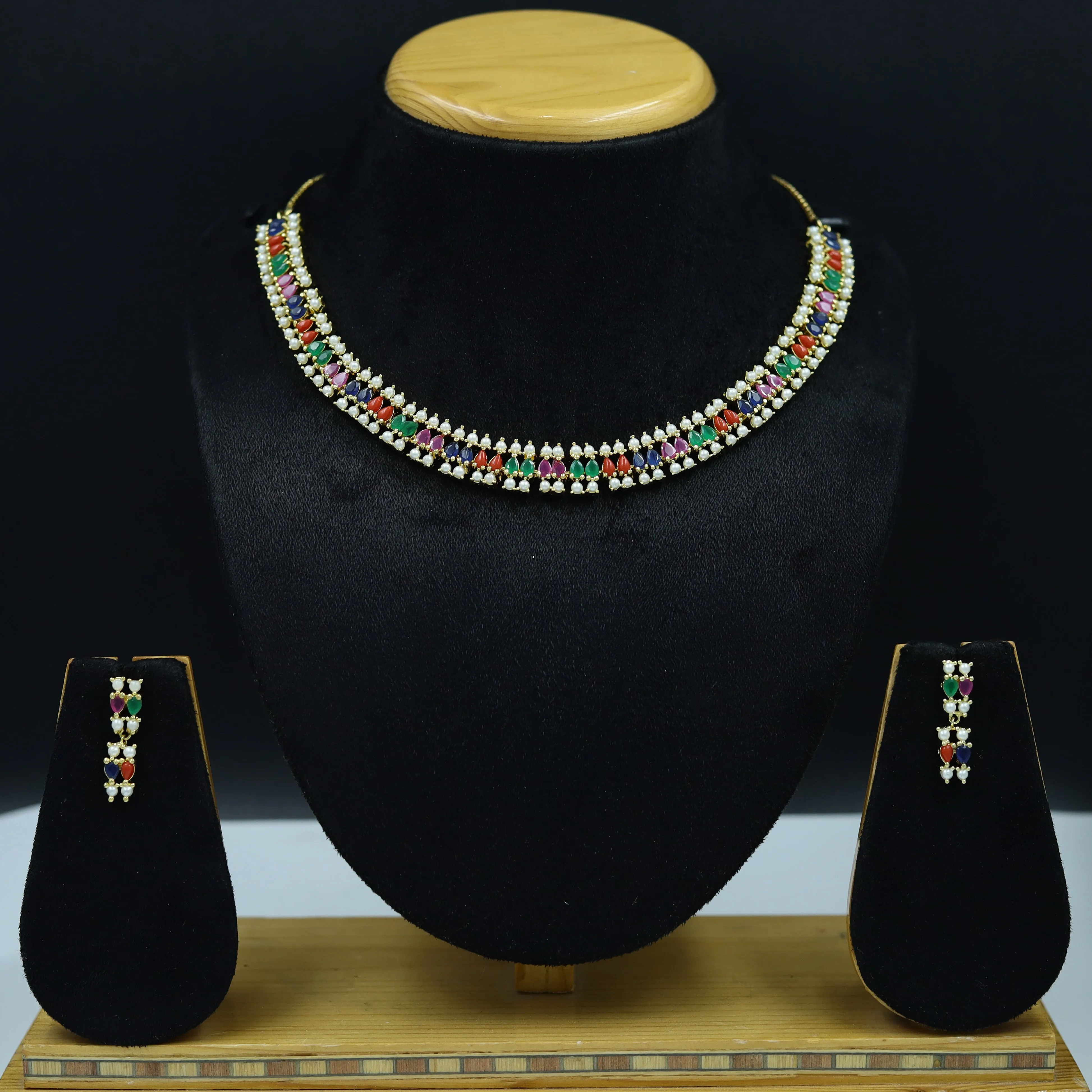 Round Neck Jadau Necklace Set 11541-65