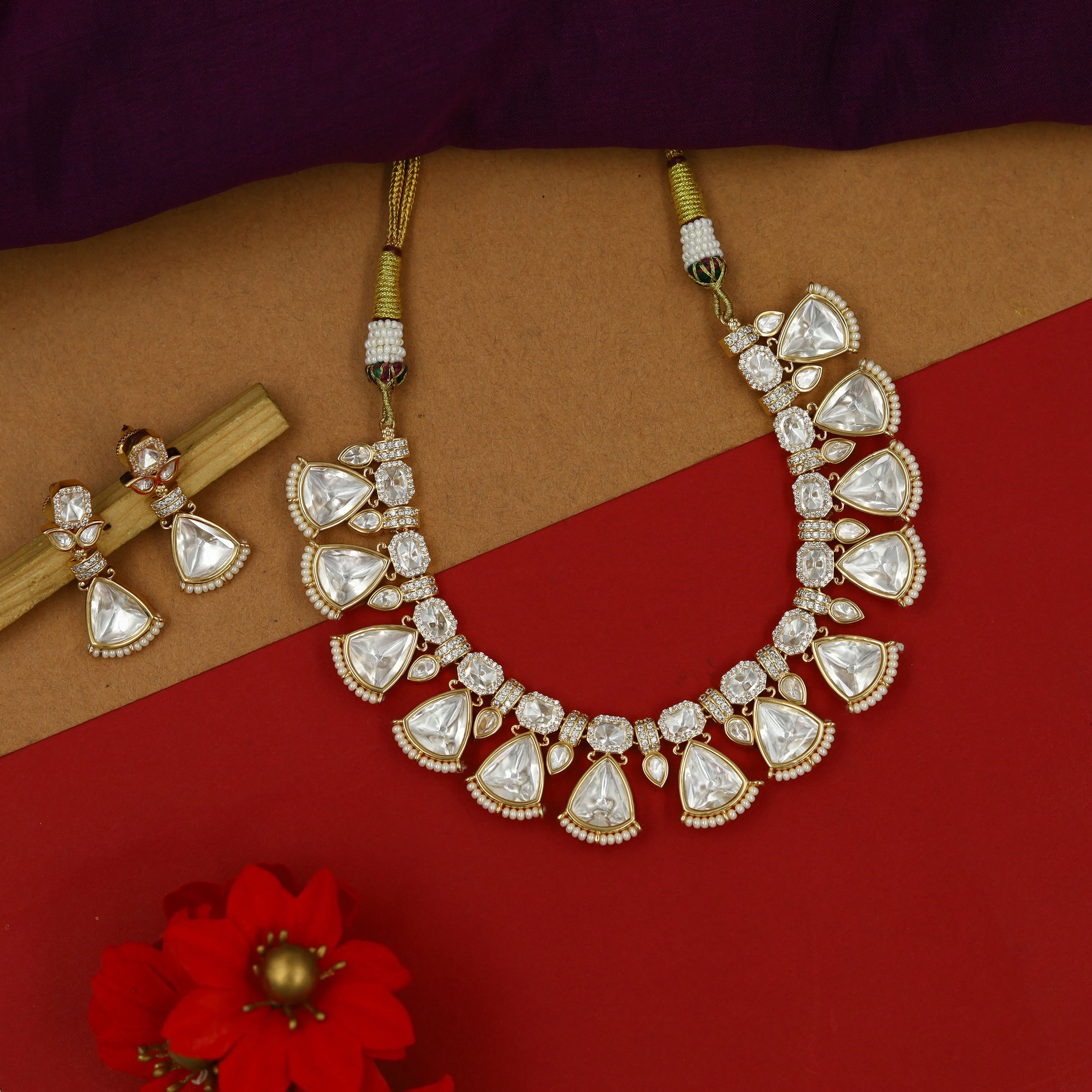 Round Neck Kundan Necklace Set 15208-68