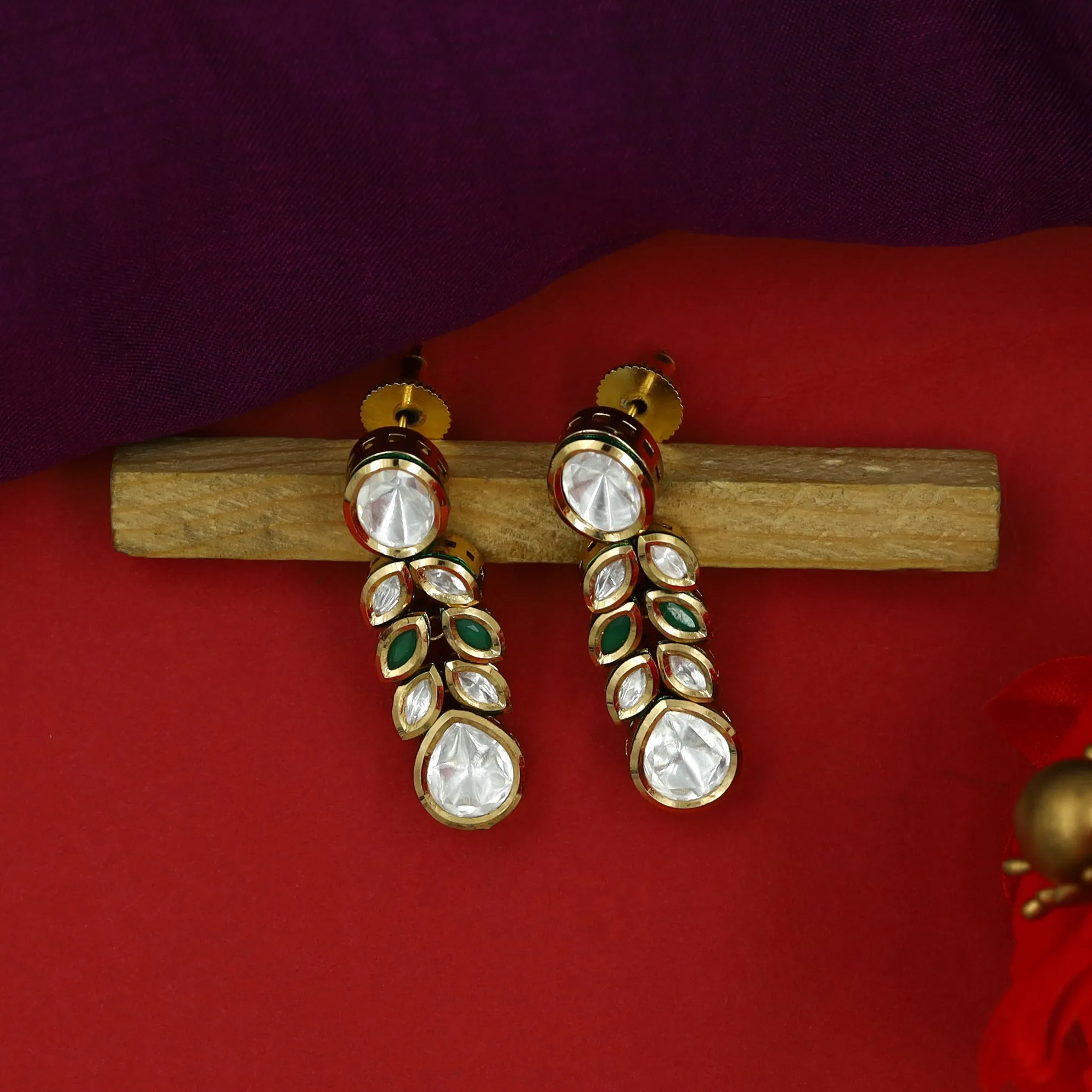 Round Neck Kundan Necklace Set 15210-68