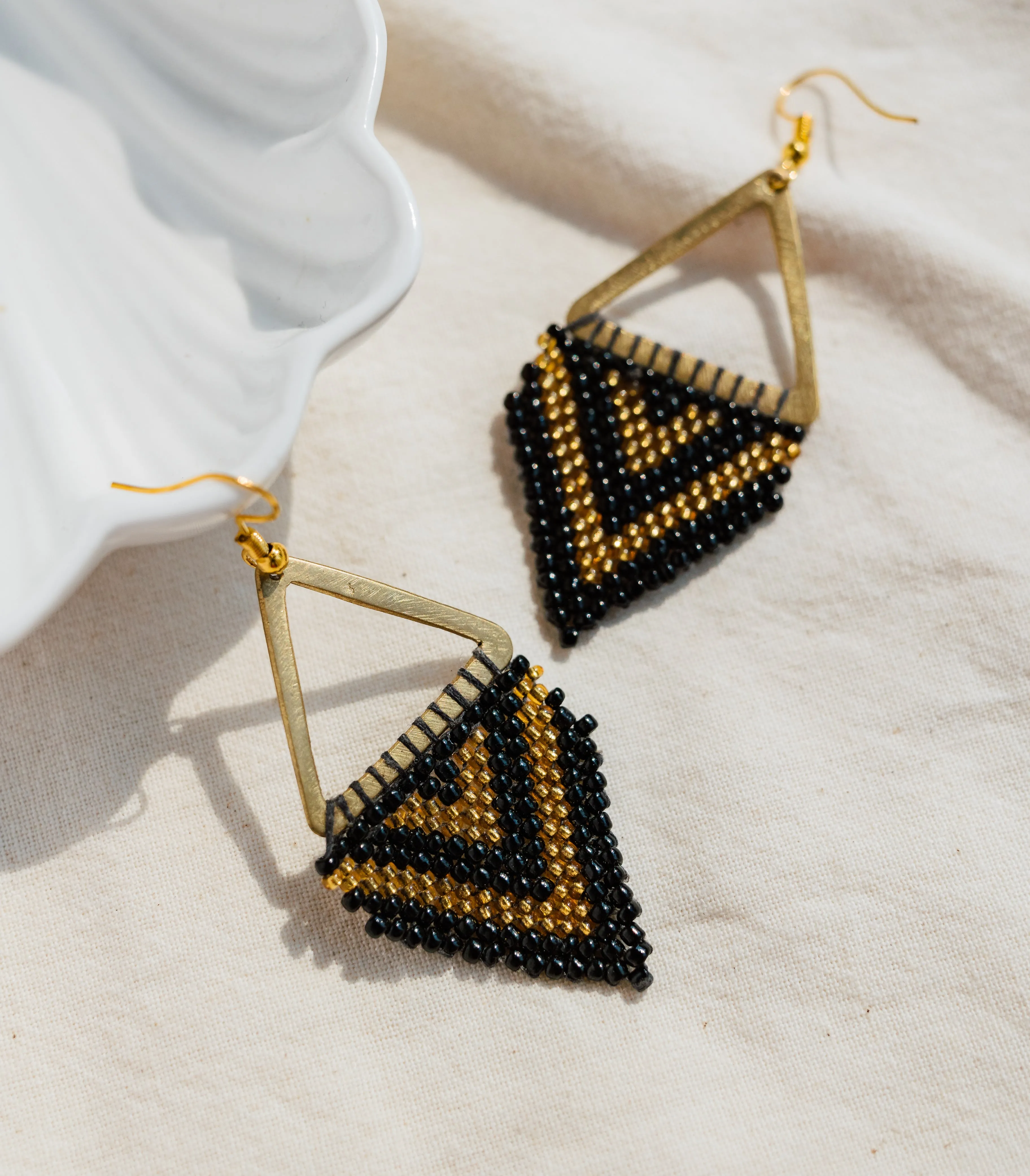 Optimize the title of this e-commerce product to: Chic Segebot Friendship Earrings