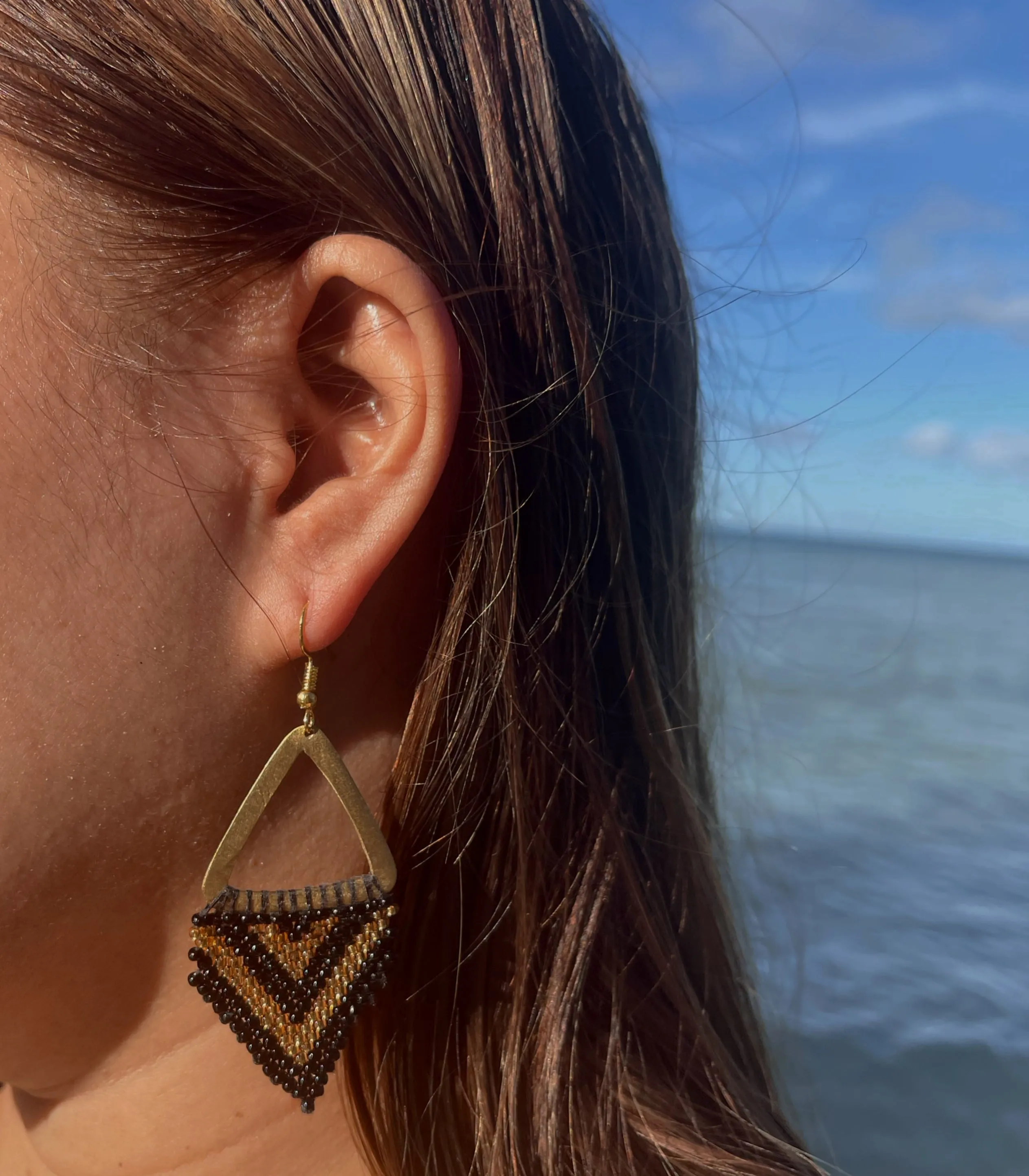 Optimize the title of this e-commerce product to: Chic Segebot Friendship Earrings
