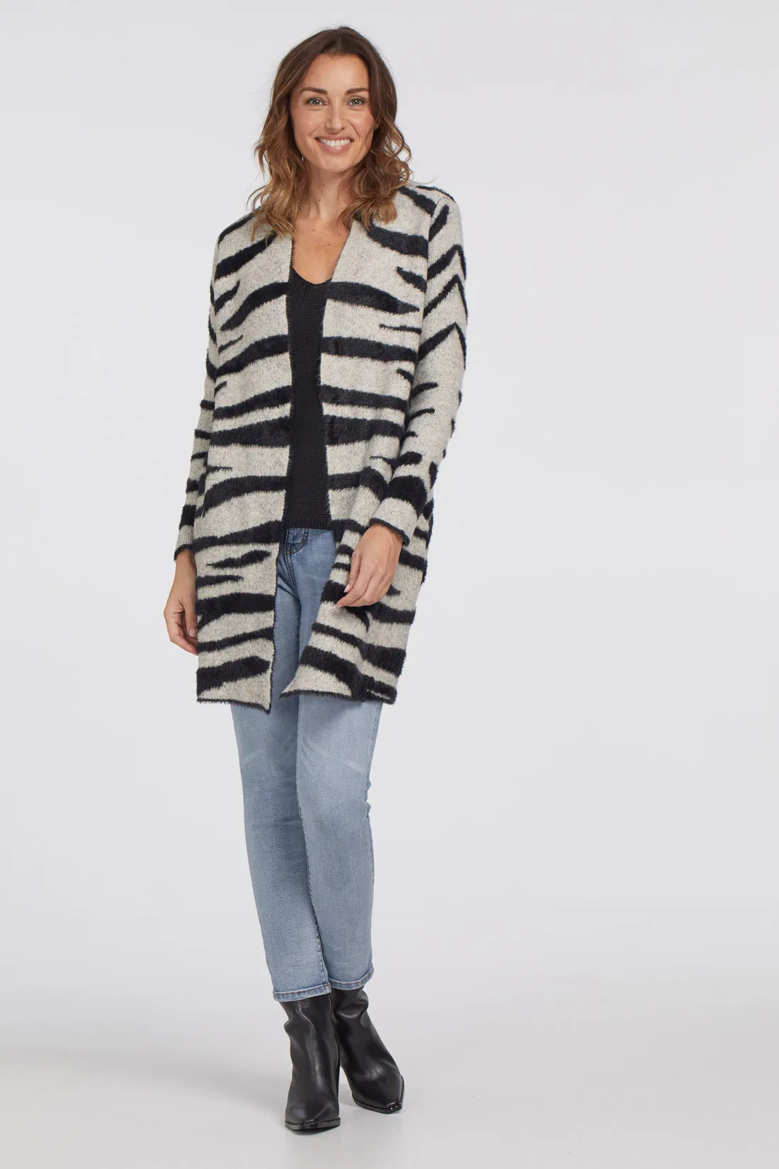 TR7145O Intarsia Sweater Cardigan